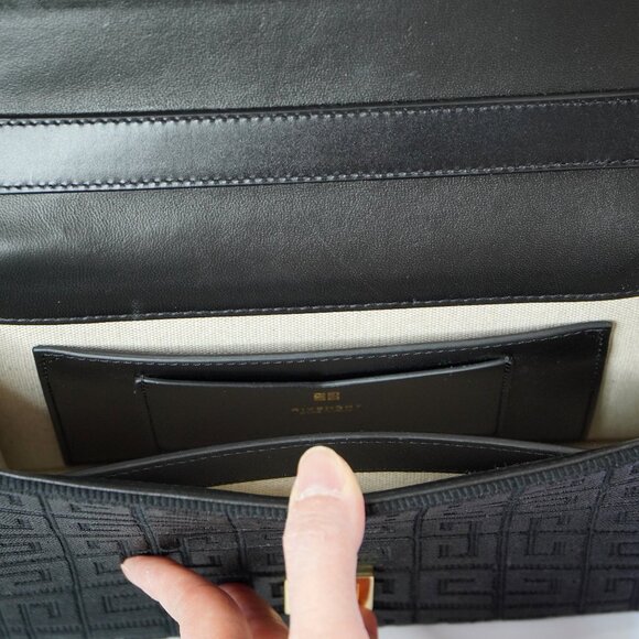 *FINAL SALE* Givenchy Medium 4G Bag in 4G Embroidered Canvas with Chain - Picture 13 of 14